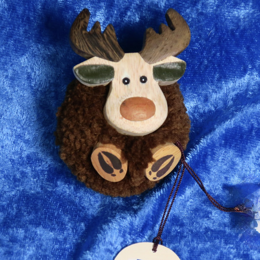 Magneetti PORO pompom puuta ja ruskea pehmeä lankatupsu