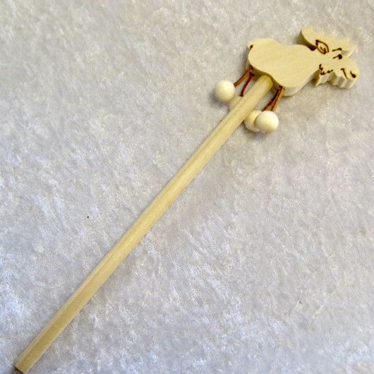 Lyijykynä puinen hirvi, jolla jalat heiluu ja kopisee