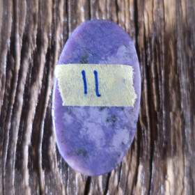 Kapussi tsharoiitti 34x19mm helmiäistsharoiitti nro11