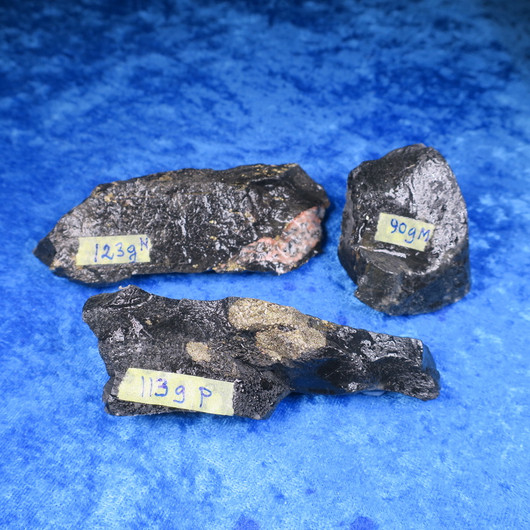 Mustaliuske ja pyriitti Suomi 90-123g Hi180 m-n-p. Valitse 