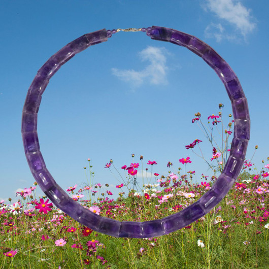 Kaulahelmet ametisti viistehiotut, tummat, kirkkaat. Queen3 EXTRA!