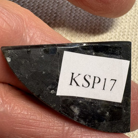 Spektroliitti kapussi. Ylämaa KSP17