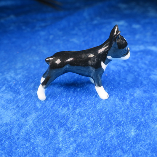 Bostoninterrierri posliinikoira n.5x4cm