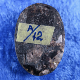 Kapussi astrofylliitti 35x23mm 7mm ovaali  A12