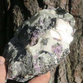 Pegmatiitti 2070g Steatiitti (talkki) fluoriitti, biotiitti Hi136H 