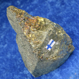 Kalkopyriitti amfiboliitissa 237g, 65x50x40mm Suomi Hi63D 