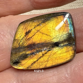 Spektroliitti kapussi. Ylämaa KSP13