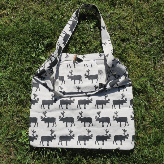 Olkalaukku porot poronsarvinapilla, pellavaa OKA3