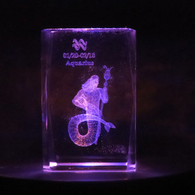 Kristallikuutio 4cm VESIMIES, AQUARIUS horoskooppikuva