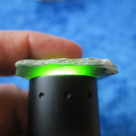 Nefriitti 23g sahattu siivu  nro30-7