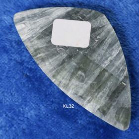 Kapussi serafiniitti klinokloori kolmikulmainen KL32