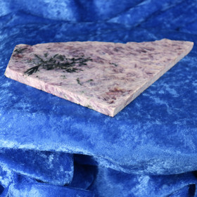 Tsharoiitti siivu 139g  nro Hi93 