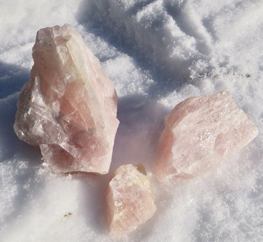 Ruusukvartsi raakapaloja 5kg erissä tukkuhintaan. Torro Suomi 