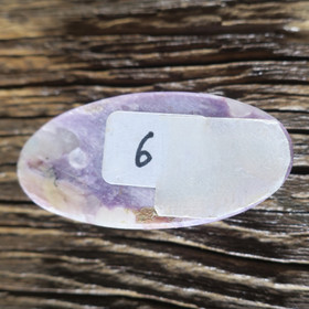 Kapussi tsharoiitti ovaali 34x17mm helmiäistsharoiitti nro6