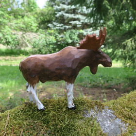 Veistos hirvi, puuta