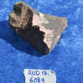 Rodoniitti 608g raakakivi, keräilykivi. Vittinki Suomi ROD18