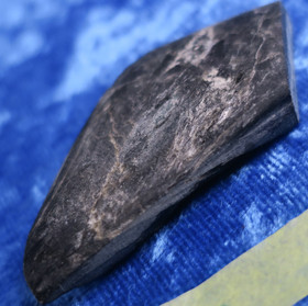 Nuummiitti kapussi hiomaton 18g 55x25x8mm Suomi Hi133g