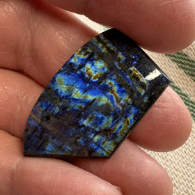 Spektroliitti kapussi. Ylämaa KSP36