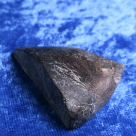 Nuummiitti kapussi hiomaton  22g 45x35x13mm  Suomi Hi133i