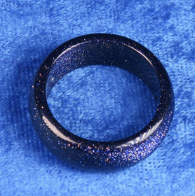 Kivisormus tähtikivi tummansininen aventuriini leveys 6mm valitse koko