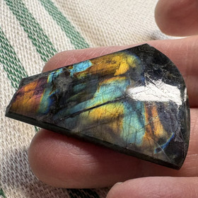 Spektroliitti kapussi. Ylämaa KSP69