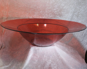 Suihkulähdemalja 49cm punainen iso lasimalja. Ollut esittelykäytössä 