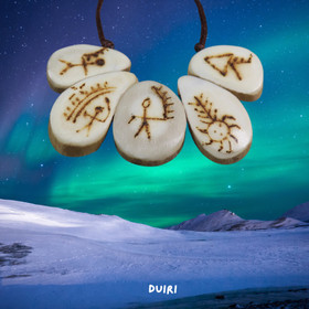 Kaulakoru poronsarvi 5-osaa polttokaiverrettu. DUIRI