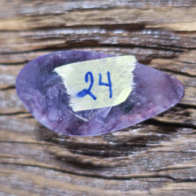 Kapussi tsharoiitti 32x16,5 suomukuvioinen pisara nro24