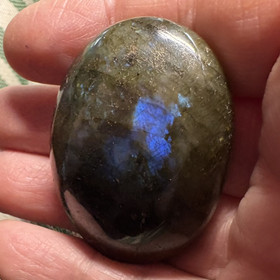 Labradoriitti kapussi 50,5x37x16mm KL5