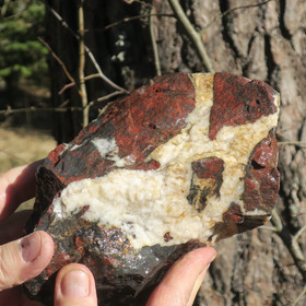 Jaspisbreksia raaka 3257g Kittilä Suomi  Hi22v