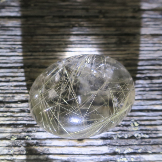 Kapussi rutiilikvartsi 18x23x12mm  ovaali cabochon nro M