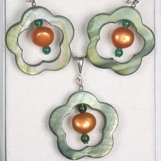 Korusetti riipus ja korvakorut simpukkakukka ja oranssi helmi TYRNI2