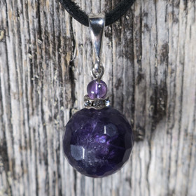 Riipus ametisti tumma viistehiottu zirkonikoristein 12z3 VIVIAN