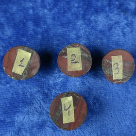 Kapussi jaspiliitti 16-16,5mm pyöreä, korkeus 8mm. Hiottu