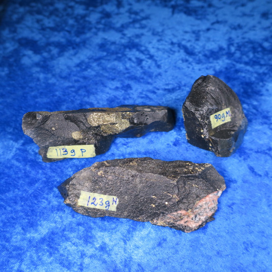 Mustaliuske ja pyriitti Suomi 90-123g Hi180 m-n-p. Valitse 