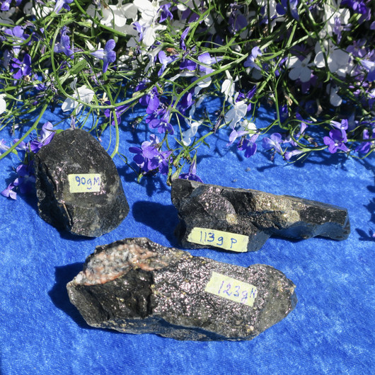 Mustaliuske ja pyriitti Suomi 90-123g Hi180 m-n-p. Valitse 