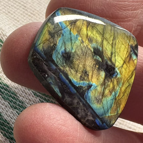 Spektroliitti kapussi. Ylämaa KSP56