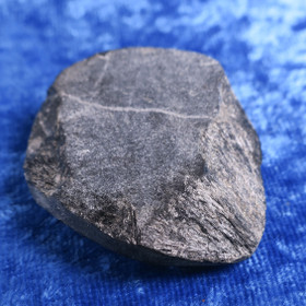 Nuummiitti kapussi hiomaton 28g 45x38x9mm Suomi Hi133j 