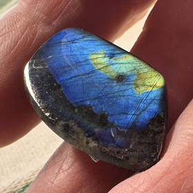 Spektroliitti kapussi. Ylämaa KSP53