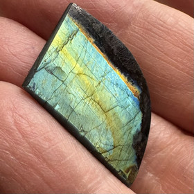 Spektroliitti kapussi. Ylämaa KSP74