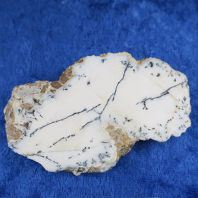  Dendriittiopaali valkoinen siivu 39g 70x40x10mm Hi77va10 