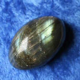 Labradoriitti kapussi 31,5x20x13mm KL4