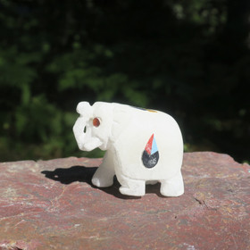 Kivieläin elefantti kipsinorsu 