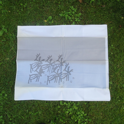 Tyynyliina kolme poroa ja aurinko 50x60cm