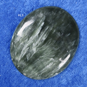 Kapussi serafiniitti klinokloori ovaali KL3