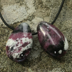 Riipus eudialyytti porattu