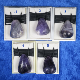 Riipus ametisti, porattu, liukusolmunauhassa. Valitse no1-5. 