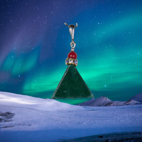 Riipus kvartsiitti, vihreä kolmio, zirkonikoristein JOULUKUUSI