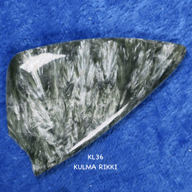 Kapussi serafiniitti klinokloori kolmikulmainen KL36 sekunda