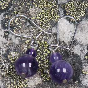 Korvakorut ametisti tumma. ELSA84